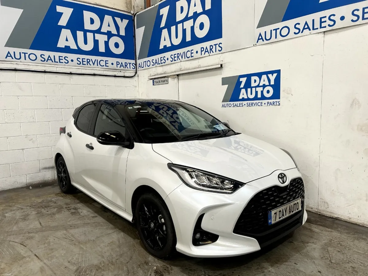 Toyota Yaris 6AA-MXPH14 5DR AUTO - Image 1