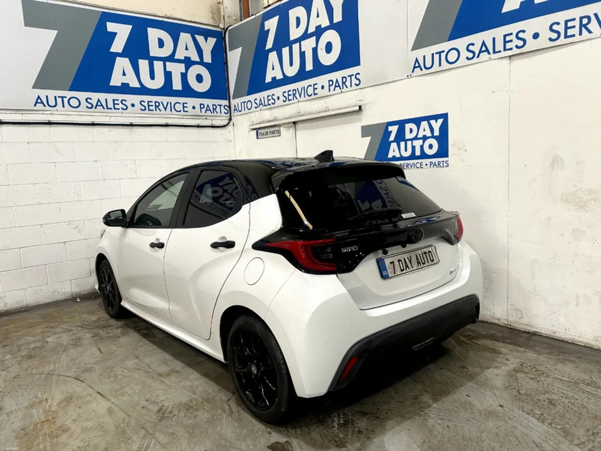 Toyota Yaris 6AA-MXPH14 5DR AUTO - Image 5