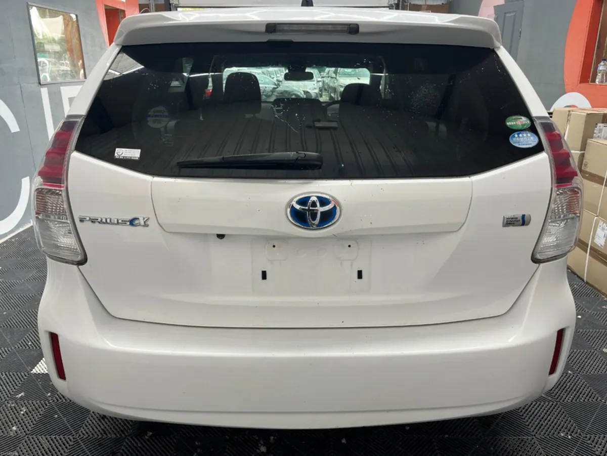 Toyota Prius 2018 TOYOTA PRIUS ALPHA S 1.8 AUTOMAT - Image 3