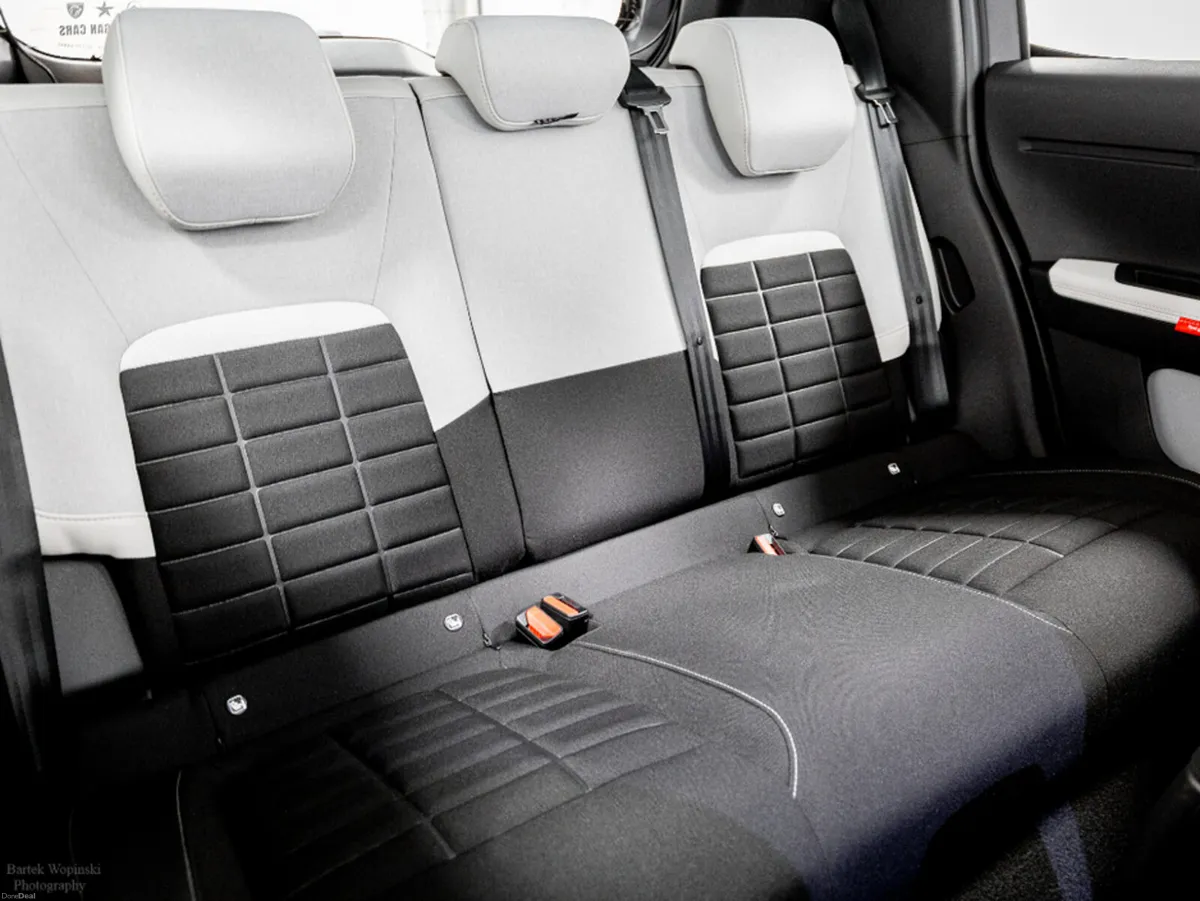 Citroen C3 ë-Max 44kWh 113HP - Bi-Tone Roof - Image 4