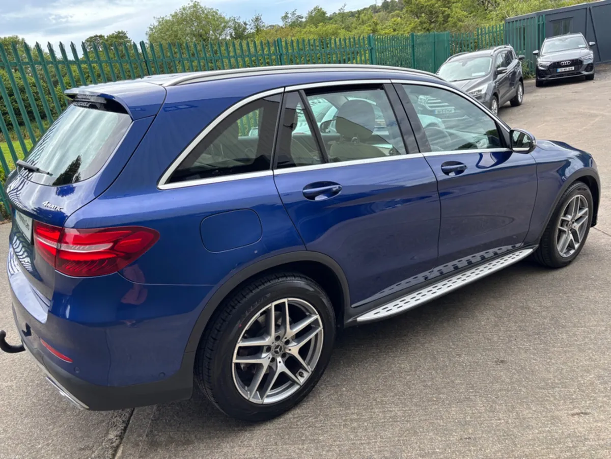 Mercedes-Benz GLC 220 D 4MATIC 5DR AUTO LOW KMS!!. - Image 4