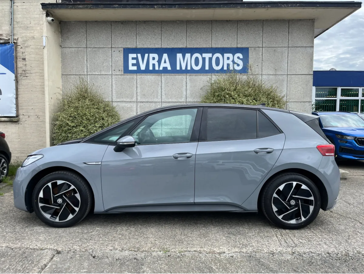 Volkswagen ID.3 PRO FAMILY 58KWH ELECTRIC //PANORA - Image 6