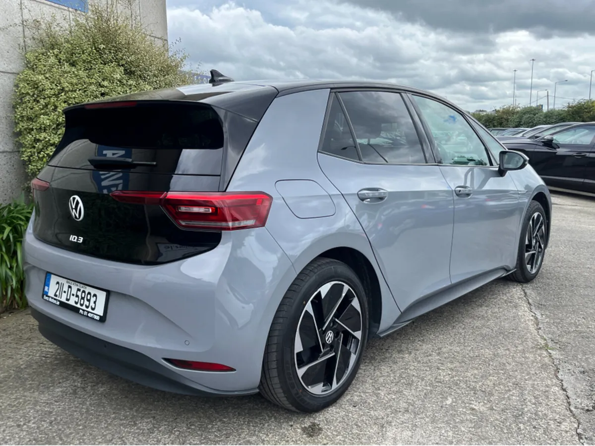 Volkswagen ID.3 PRO FAMILY 58KWH ELECTRIC //PANORA - Image 4