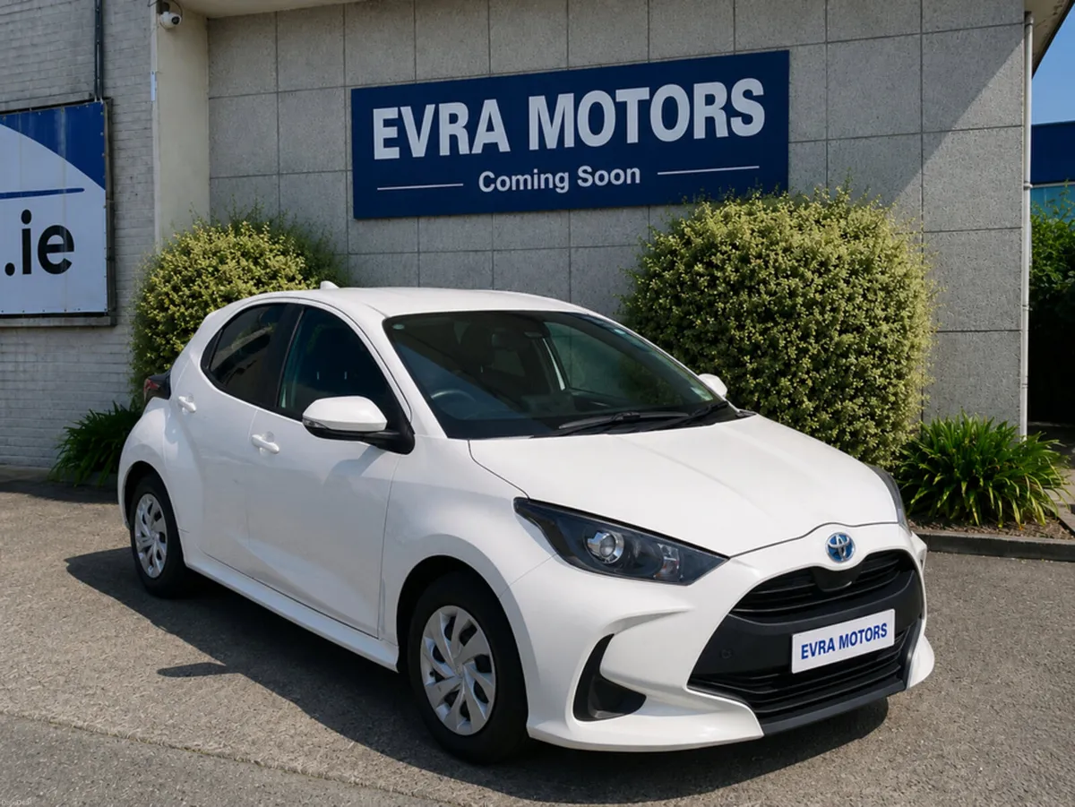 Toyota Yaris X HYBRID AUTOMATIC 1.5 PETROL //LOW M
