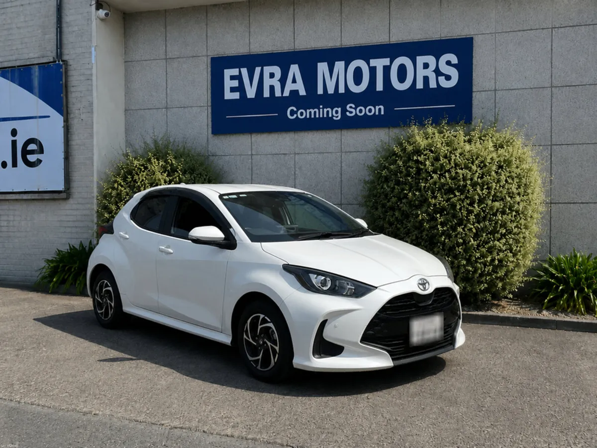 Toyota Yaris G HYBRID AUTOMATIC 1.5 PETROL //REVER