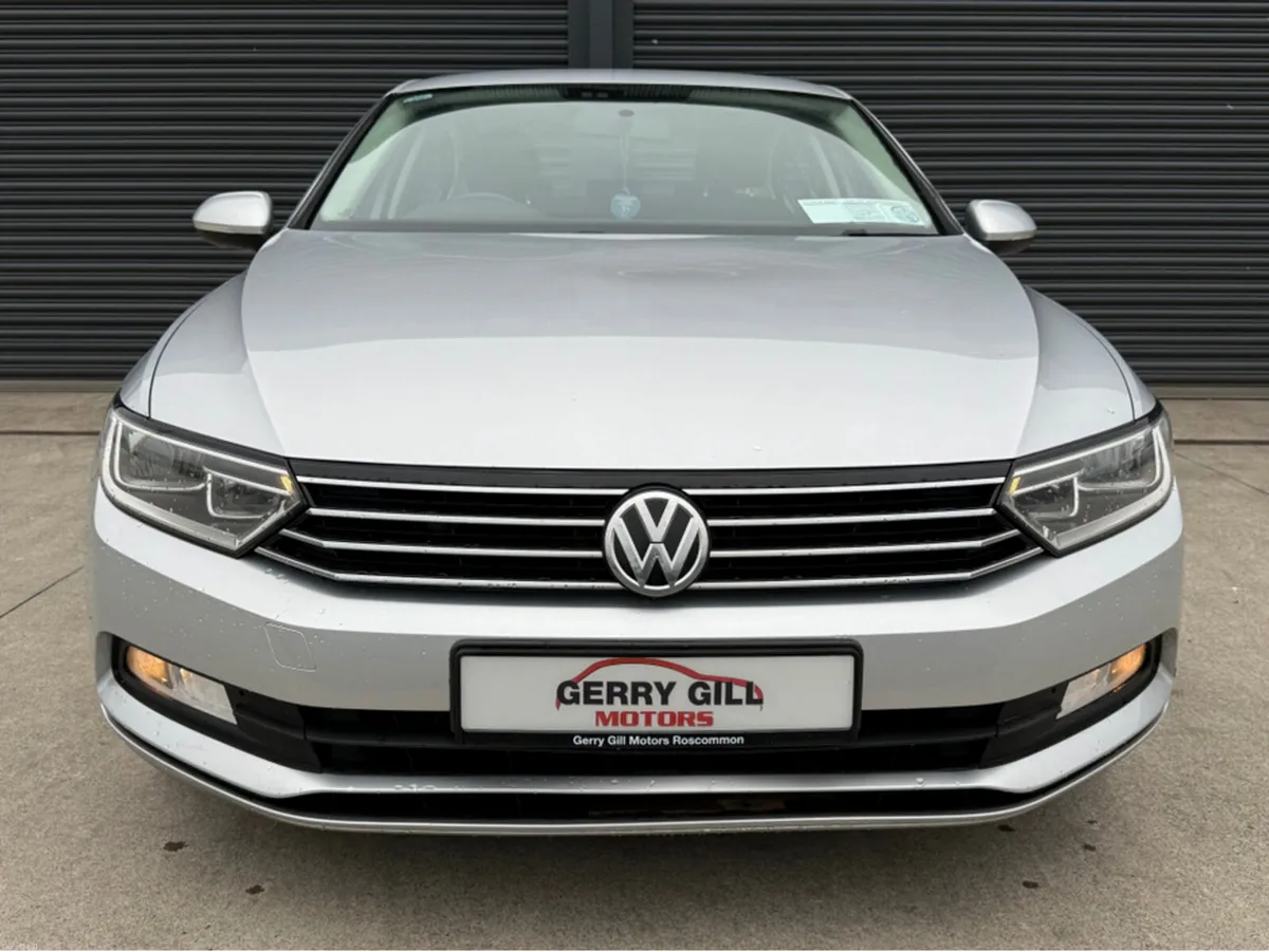 Volkswagen Passat 2.0 TDI  BLUEMOTION 150PS 4DR - Image 2