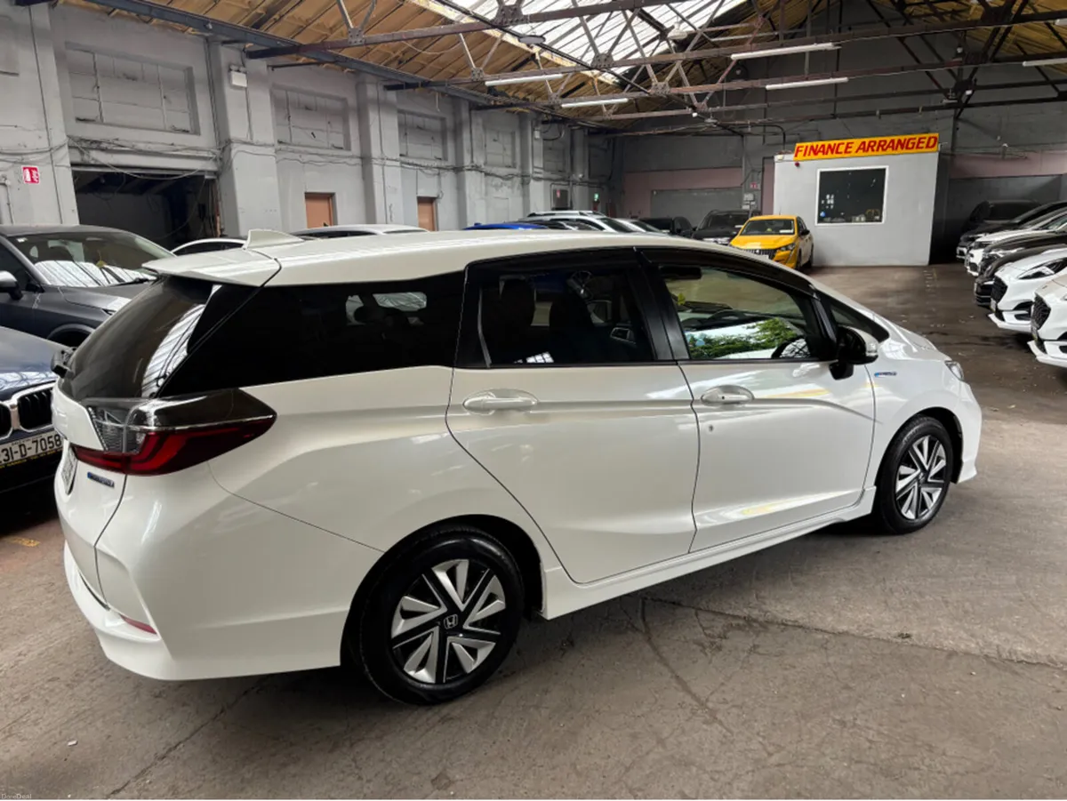 Honda Shuttle Self Charging Hybrid 5DR AUTO - Image 3