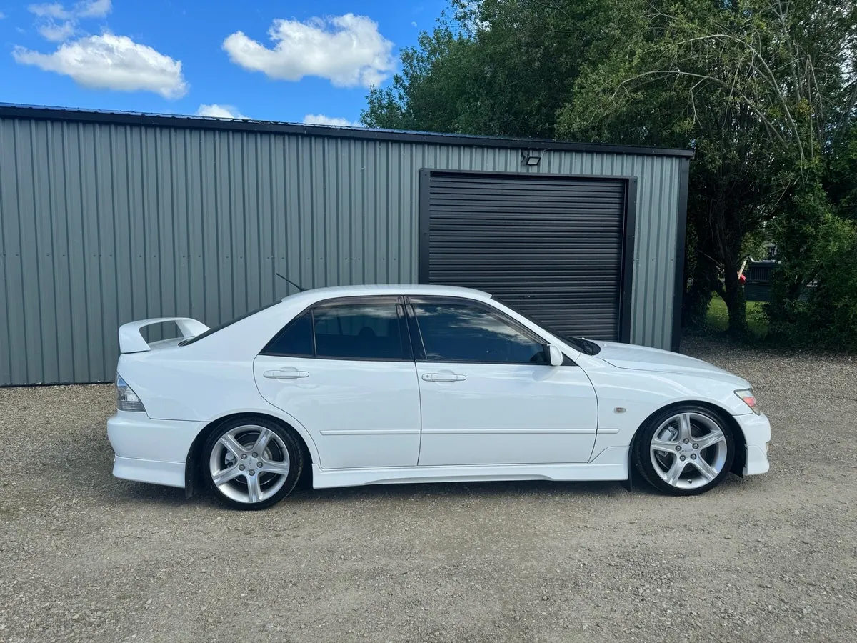 1999 Toyota Altezza - Image 3