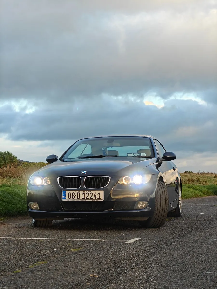 BMW 320i Convertible – 2008 - Image 2
