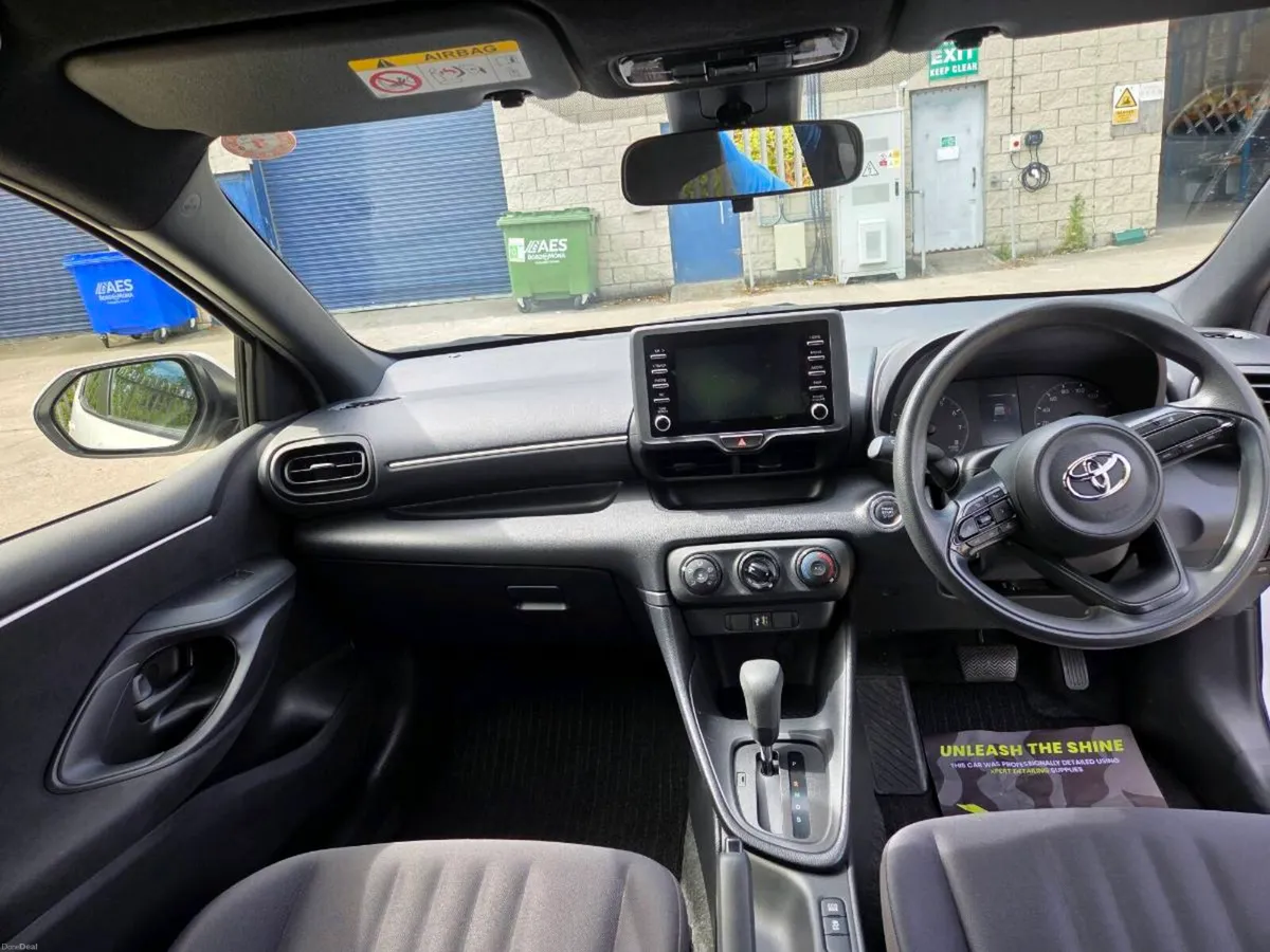 2023 Toyota Yaris 1.0l automatic - Image 3
