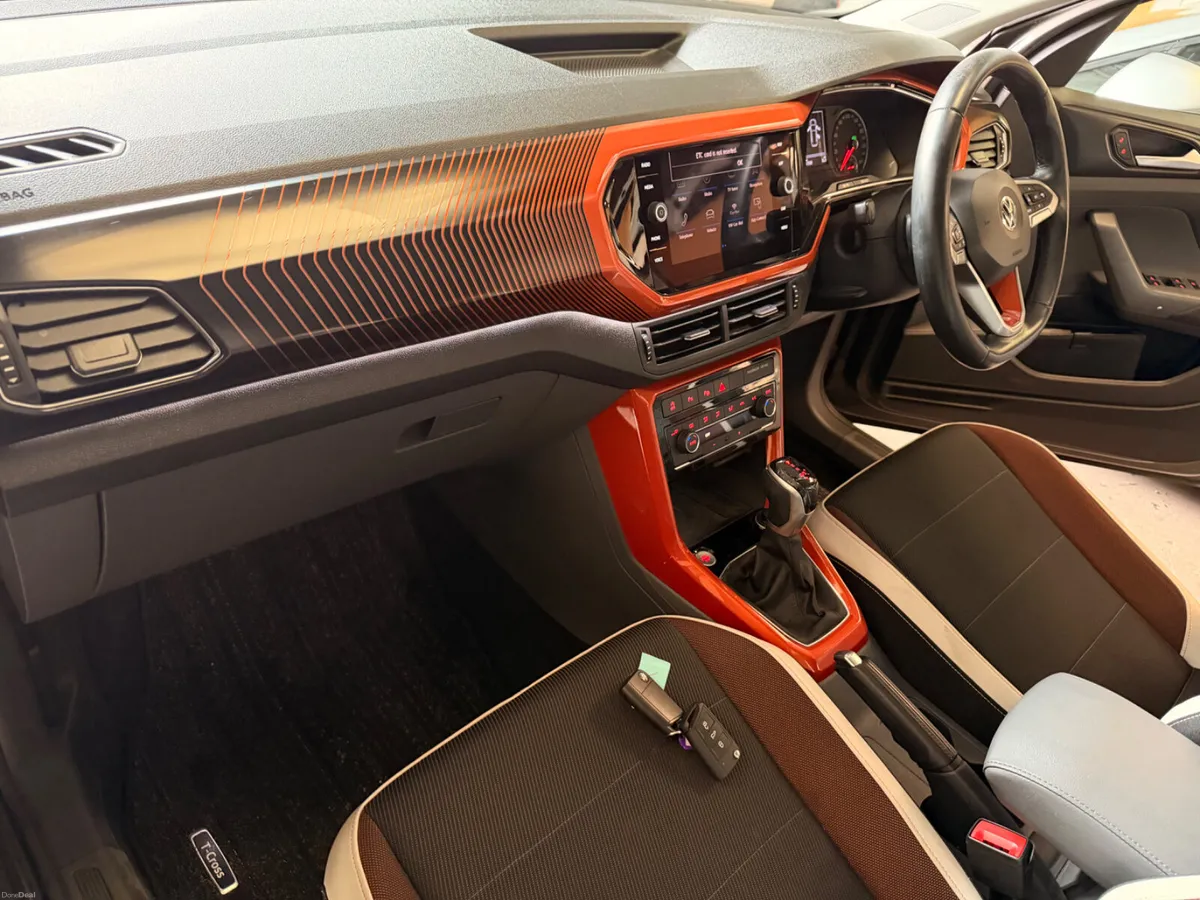 Volkswagen T-cross  1.0 2020 Automatic - Image 6