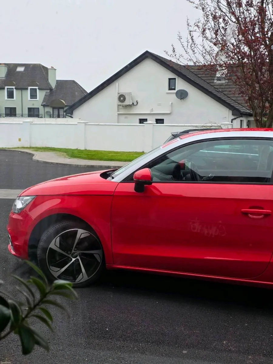 AUDI A1 2014 - Image 2