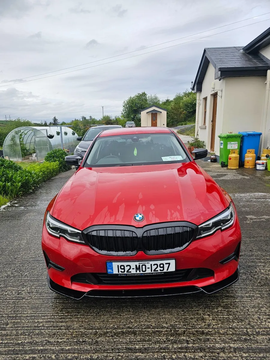 BMW 3-Series 2019 - Image 1