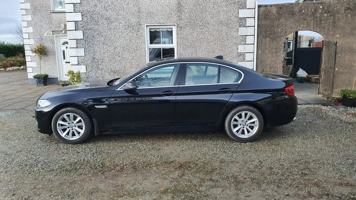 BMW 5 Series - Image 2