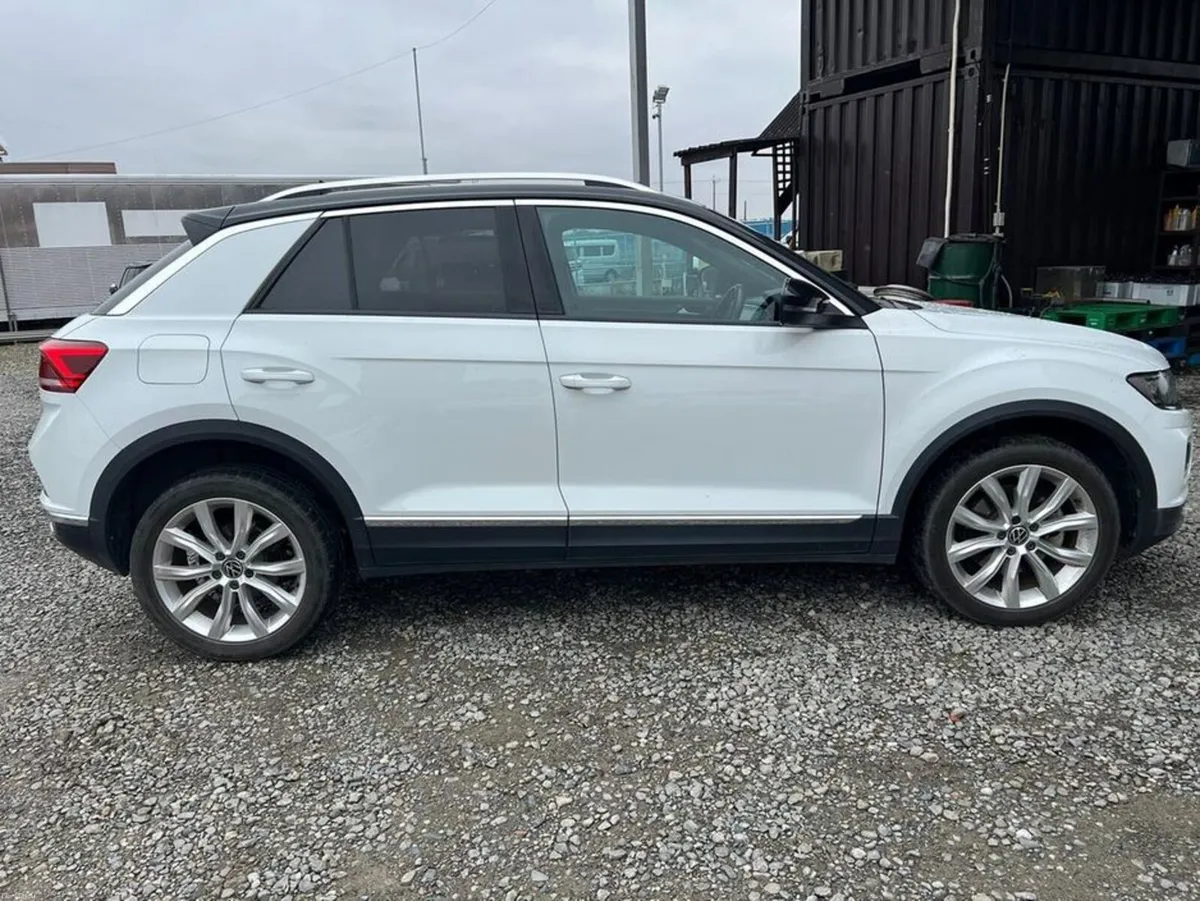 Volkswagen T-Roc Sport - Image 2
