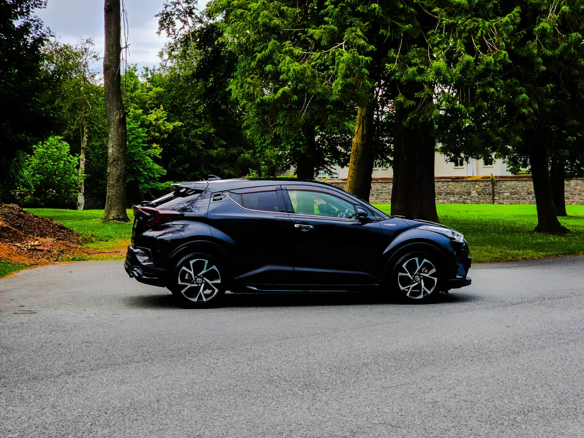 2018 Toyota C-HR 1.8 Petrol Hybrid Auto G Package - Image 4