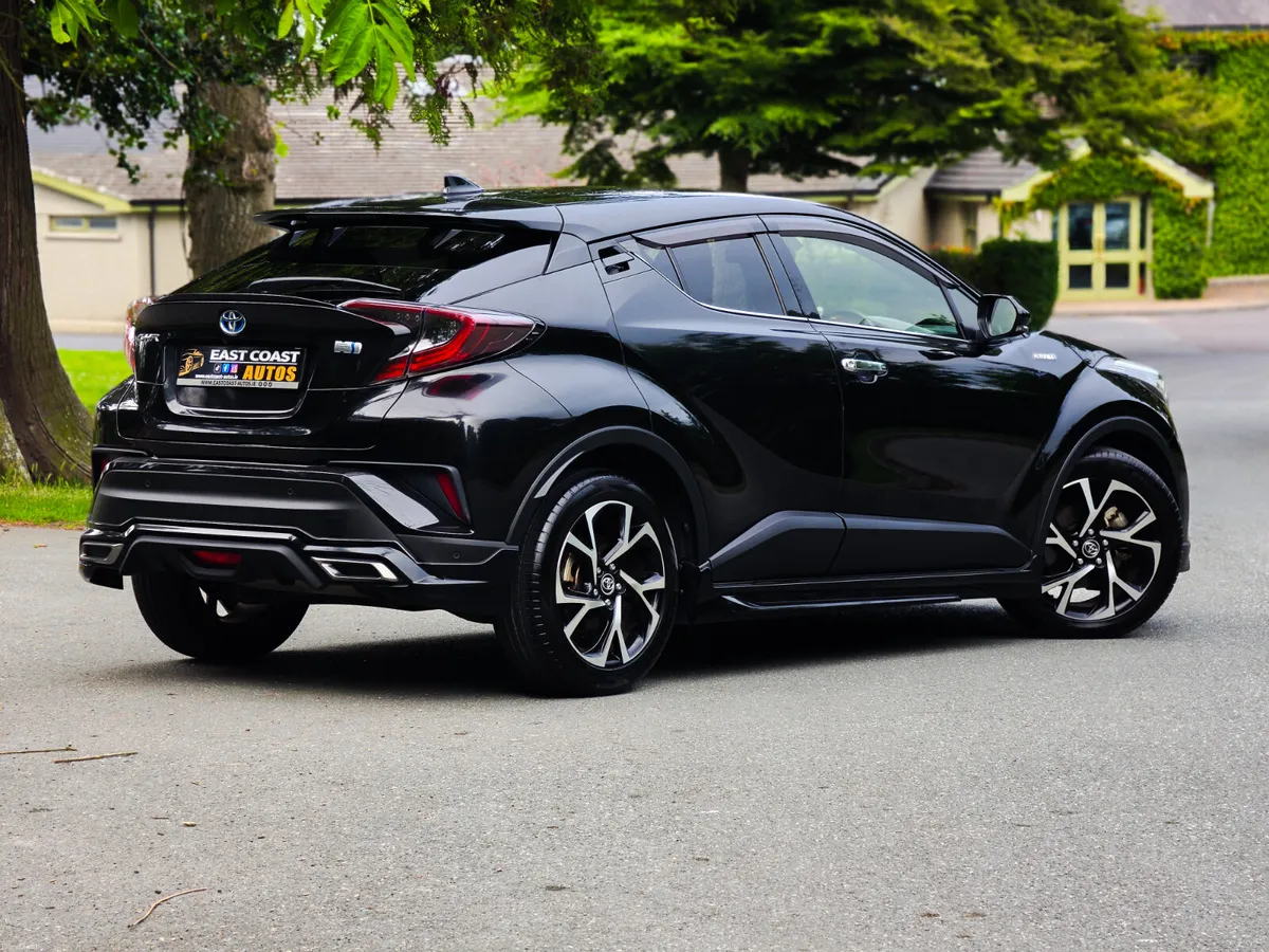 2018 Toyota C-HR 1.8 Petrol Hybrid Auto G Package - Image 3