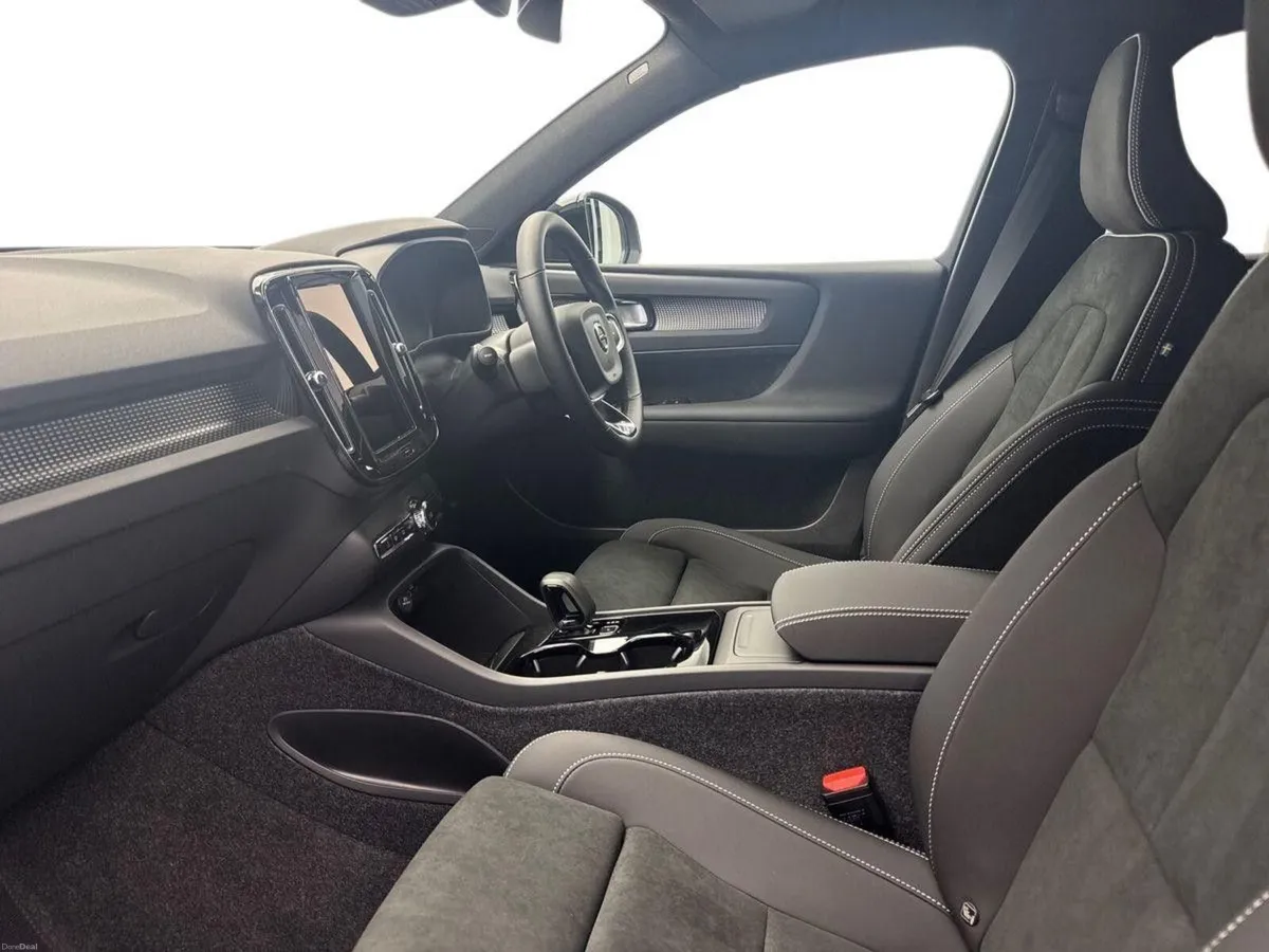 Volvo EX40 ULTRA EXT RANGE *IN STOCK* €120 PER WEE - Image 4