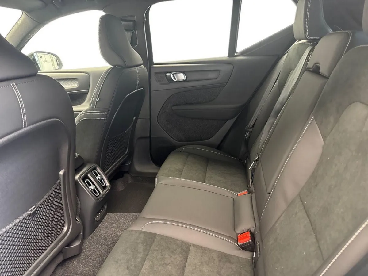Volvo EX40 ULTRA EXT RANGE *AVAILABLR* €120 PER WE - Image 6