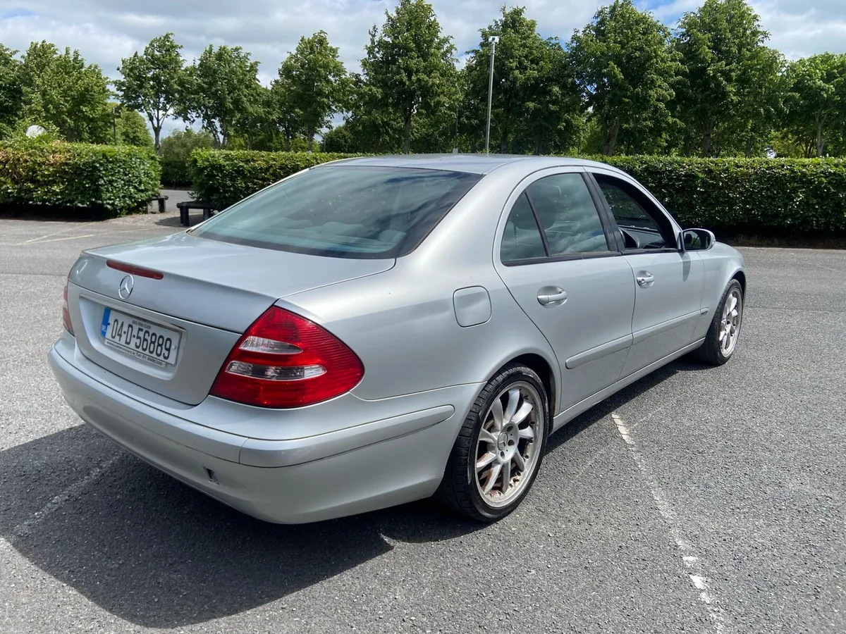 Mercedes E200 Autp - Image 3