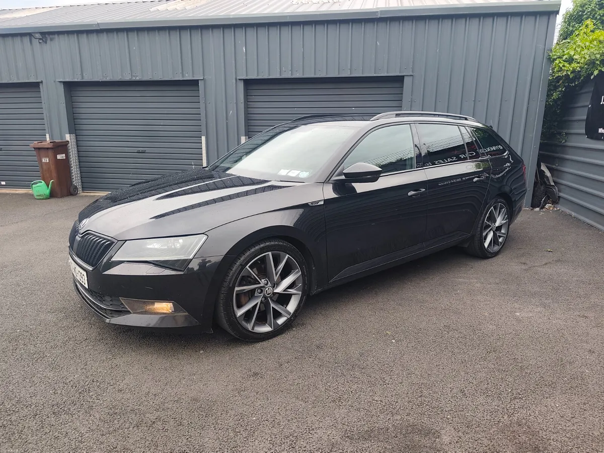 Skoda Superb 2.0TDI 150HP SPORTLINE ESTATE 2017 - Image 4