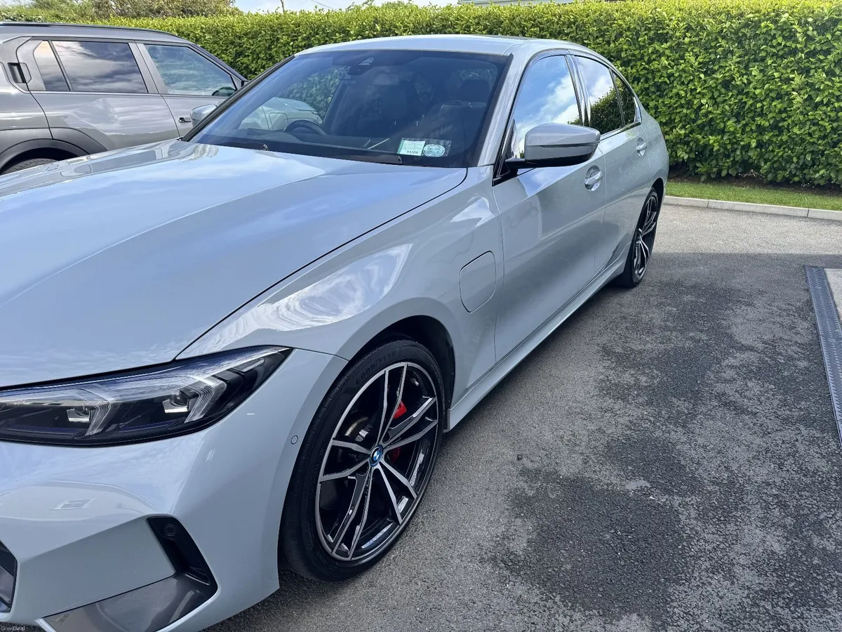 BMW 3-Series 330e M Sport Pro Edition - Image 4