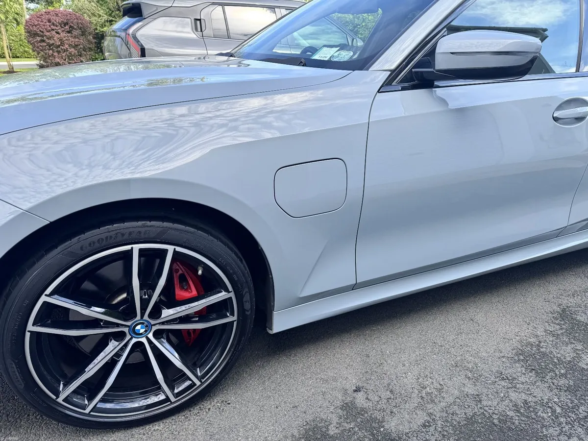 BMW 3-Series 330e M Sport Pro Edition - Image 5