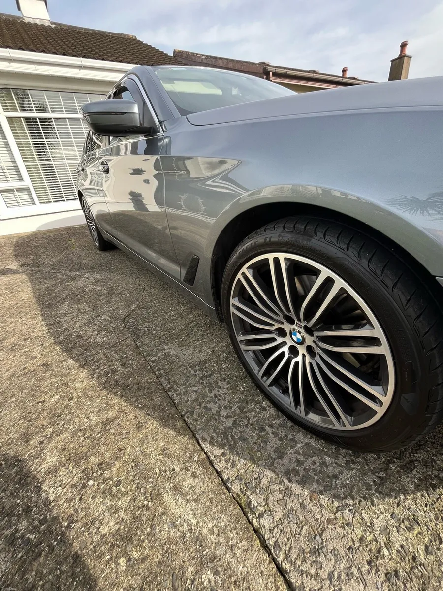 BMW5 series - Image 2