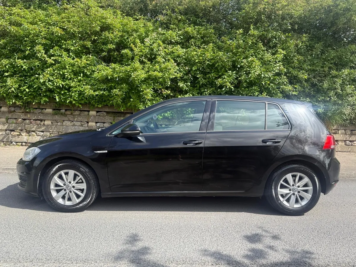 2014 Volkswagen Golf NEW Nct BlueMotion - Image 3