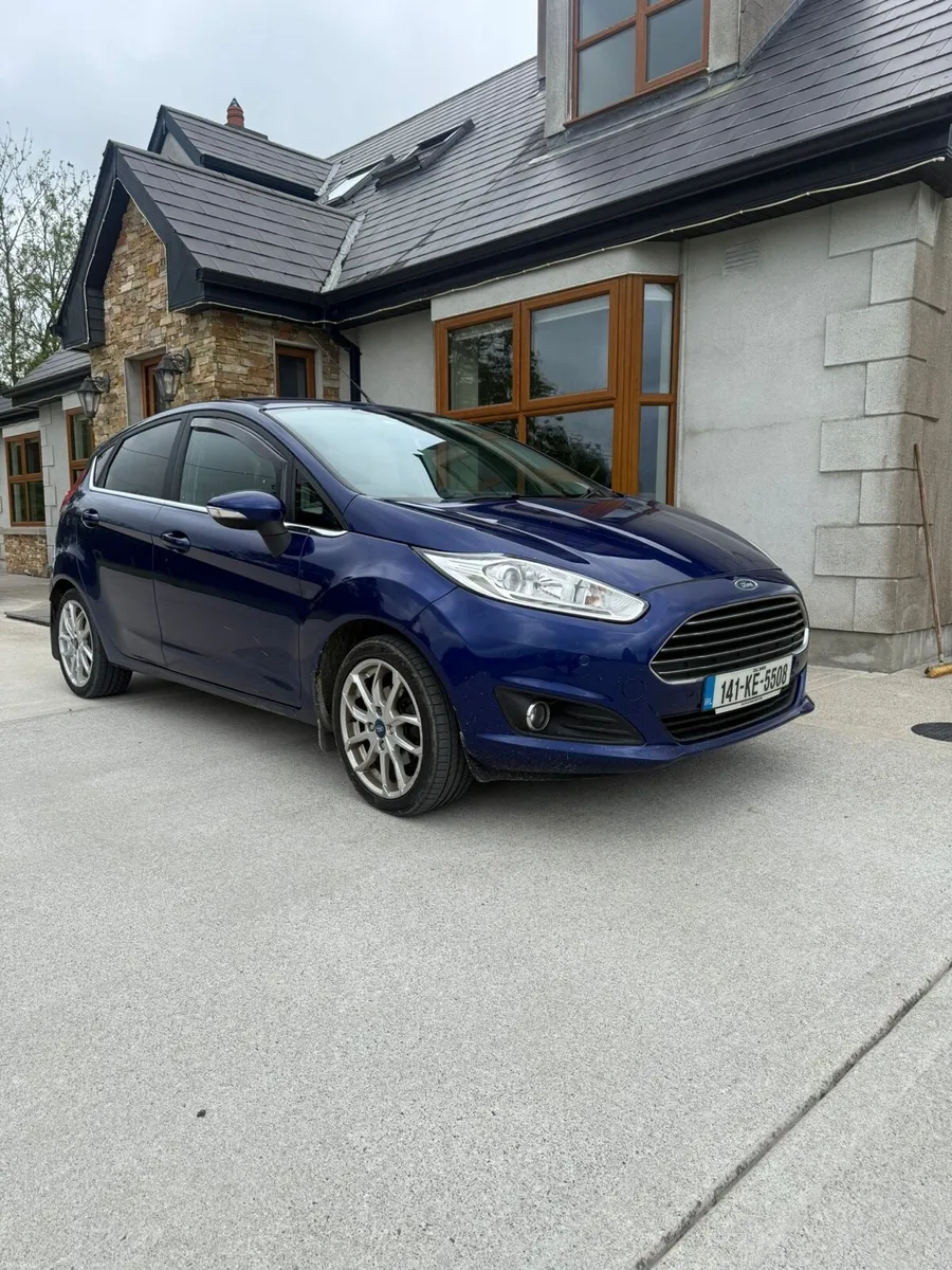Ford fiesta *high spec* - Image 1
