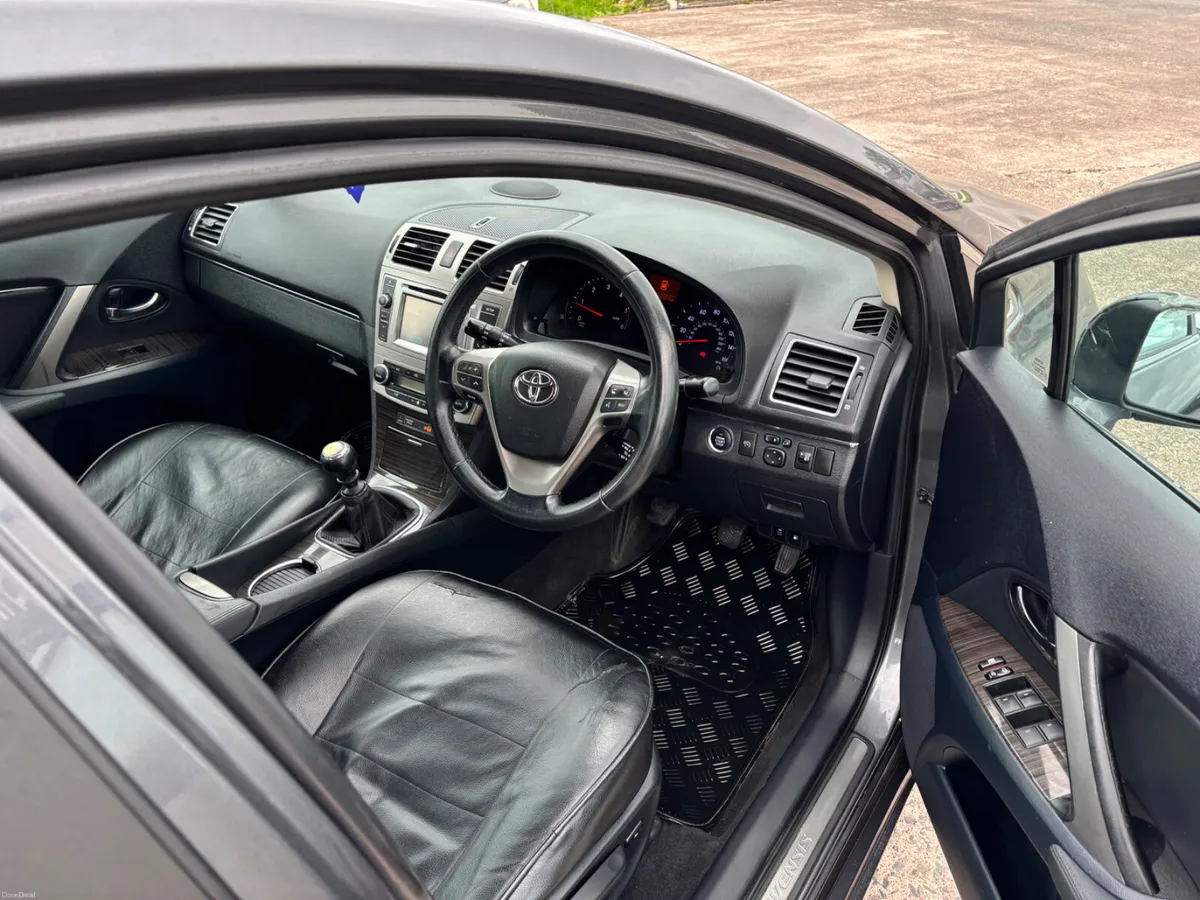 Toyota Avensis 2012 - Image 4