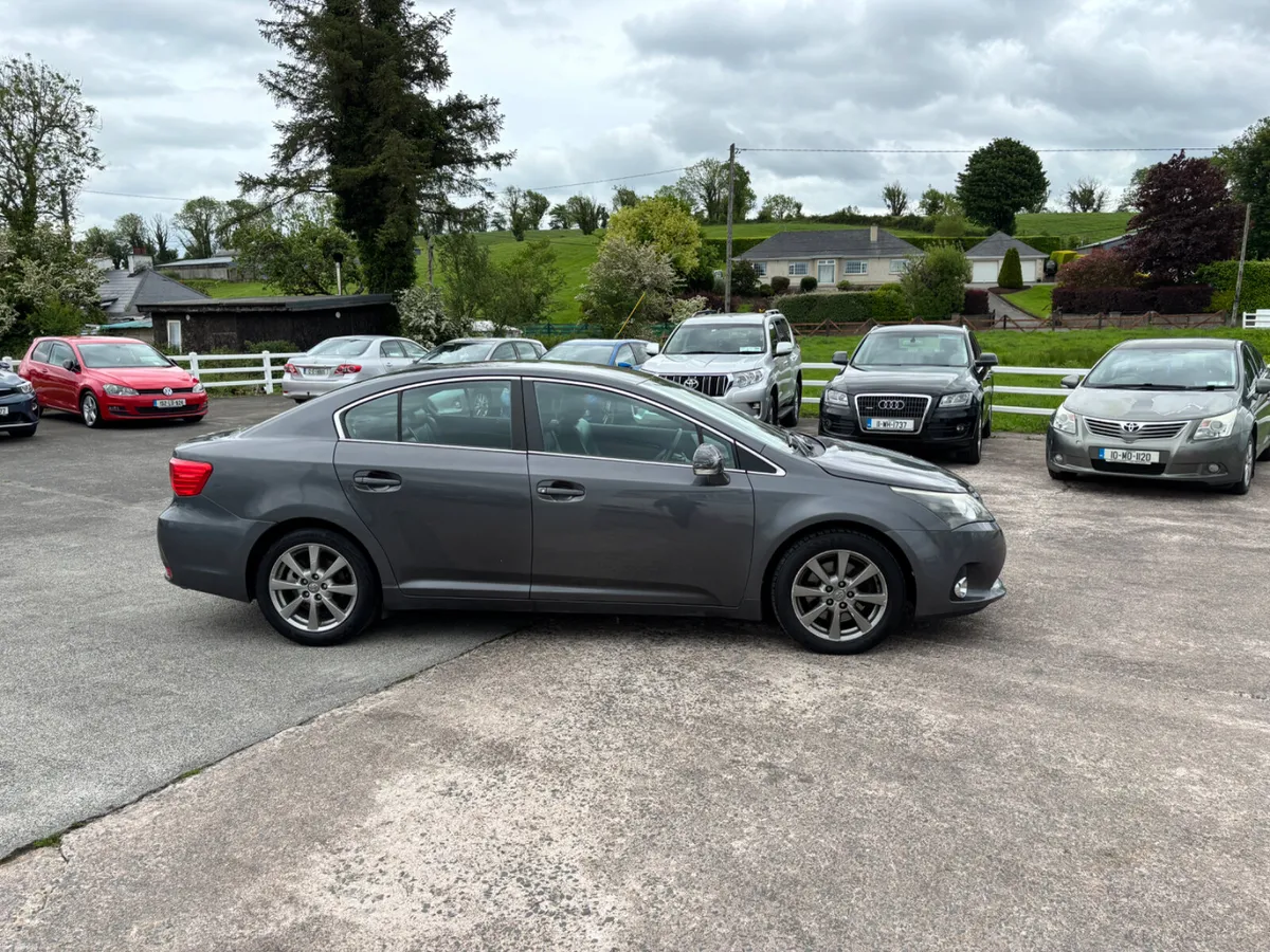 Toyota Avensis 2012 - Image 1