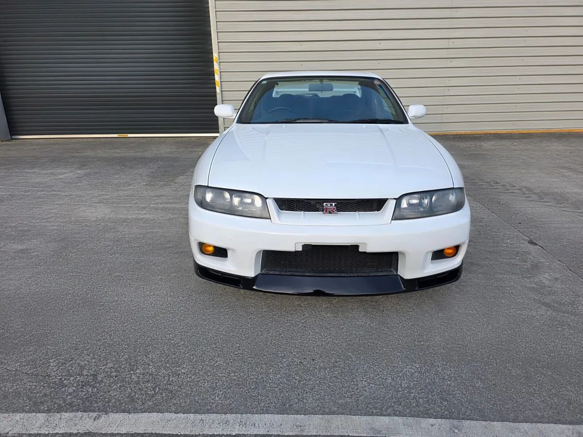 1995 Nissan Skyline GT-R - Image 6