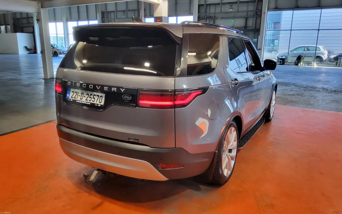 Land Rover Discovery 2022 - Image 3