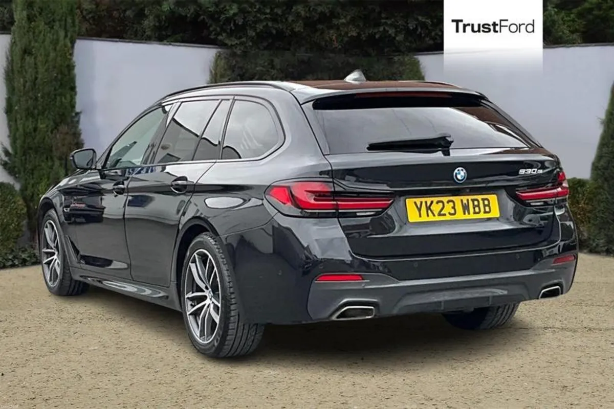 BMW 5-Series M Sport - Image 2