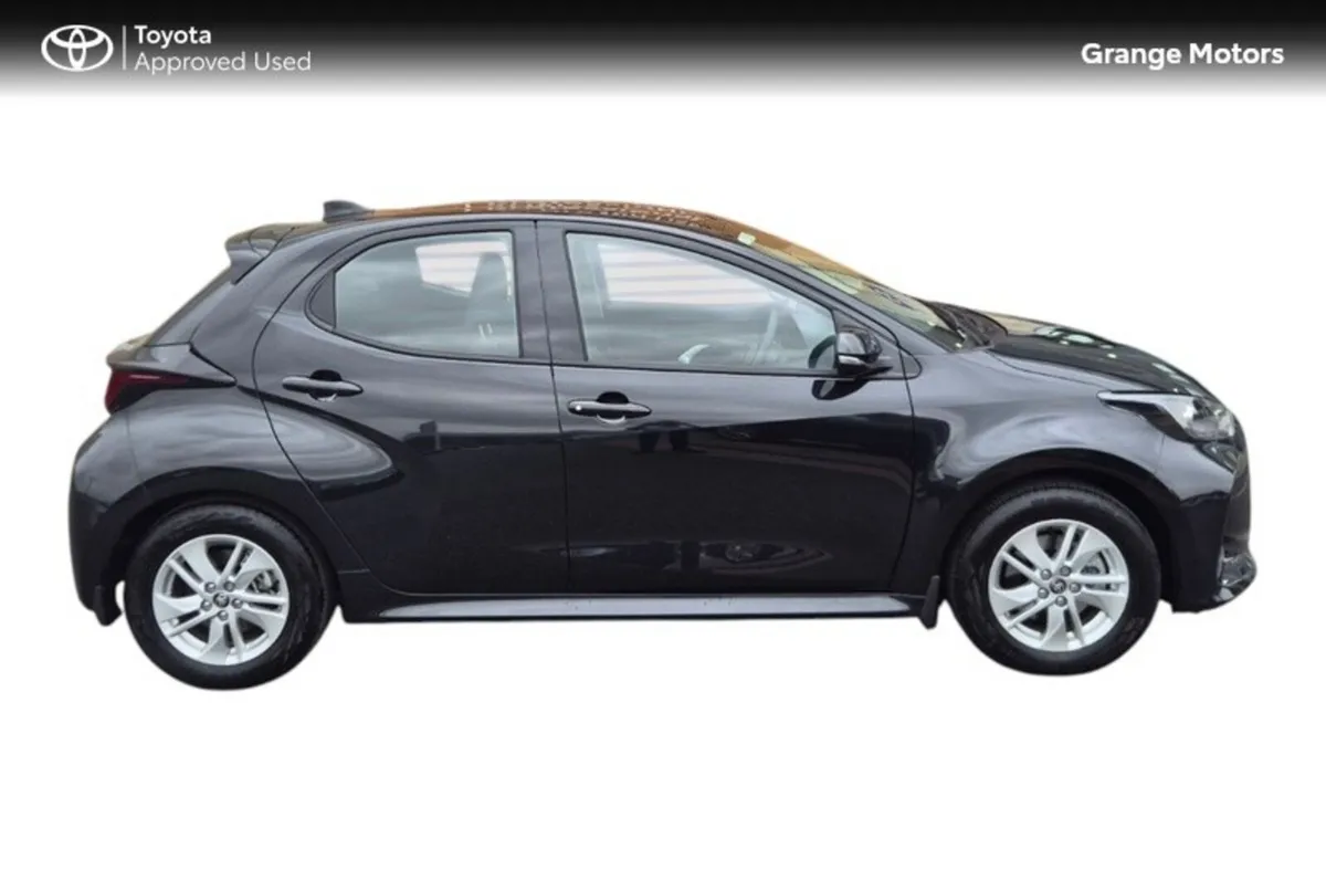 Toyota Yaris 1.5 HYBRID LUNA 5DR**DEMO MODEL** - Image 4