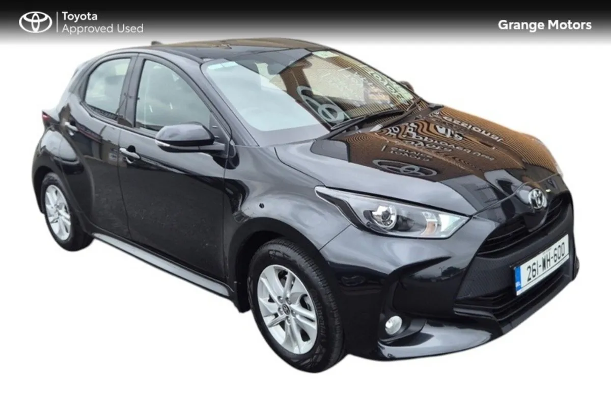 Toyota Yaris 1.5 HYBRID LUNA 5DR**DEMO MODEL** - Image 1