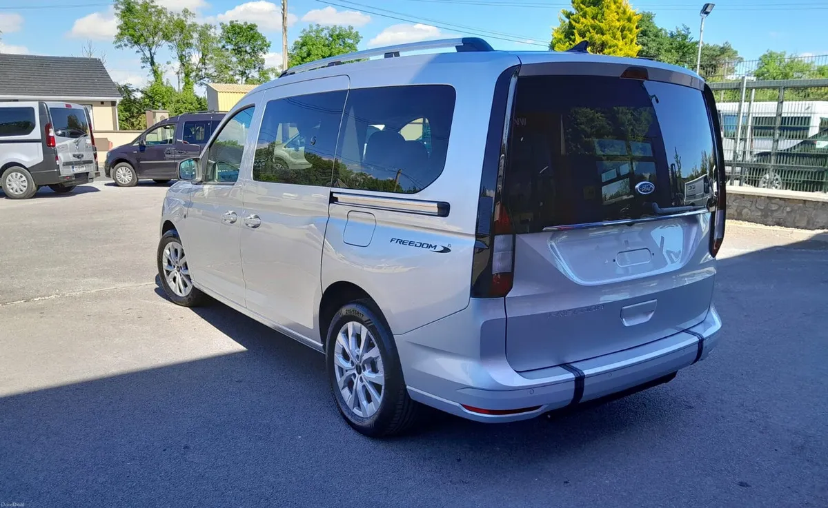 262 Ford Tourneo Connect Wheelchair Car - Image 6