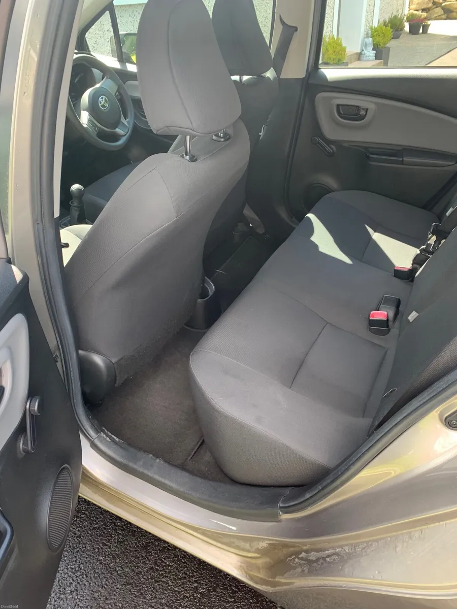 Toyota Yaris 2015 - Image 4