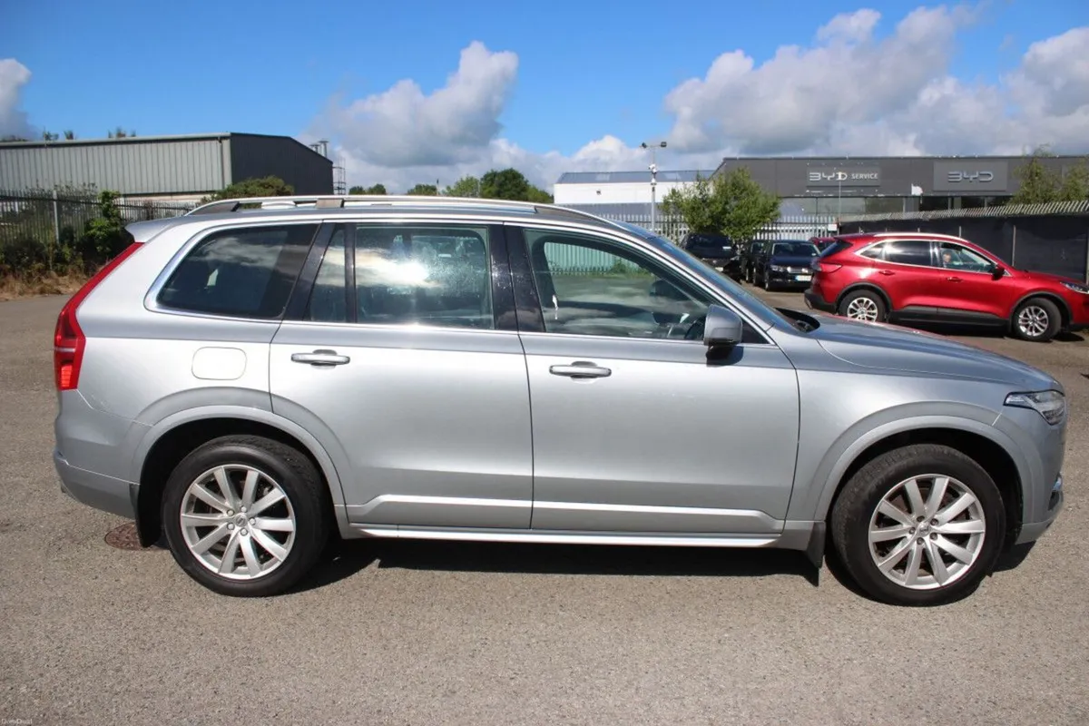 Volvo XC90 2.0 D5 225PS AWD MOMENTUM GT AUTO - TEN - Image 4