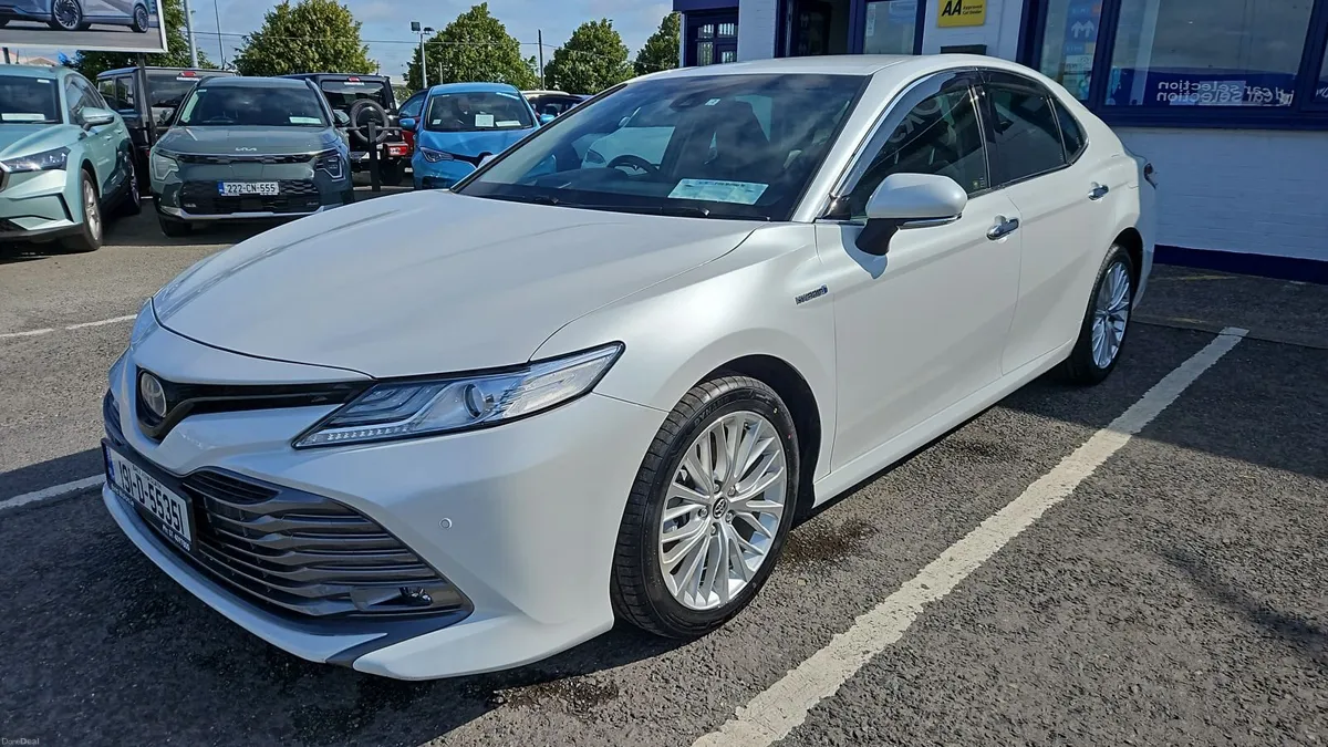 Toyota Camry 2019 - Image 1