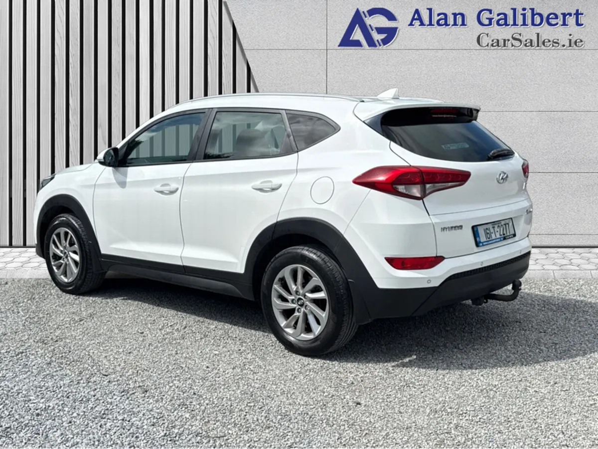 Hyundai Tucson EXECUTIVE 5DR - Image 2