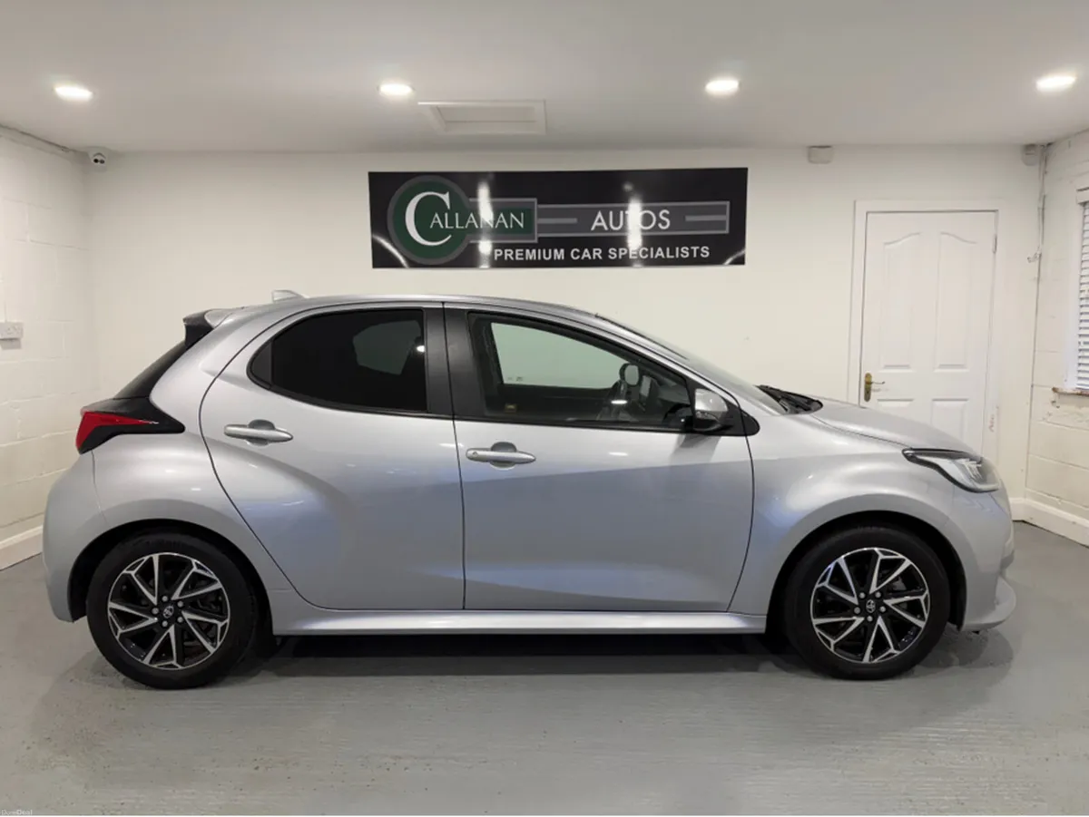 Toyota Yaris 1.5 VVT DESIGN HEV CVT***HI SPEC***LO - Image 4