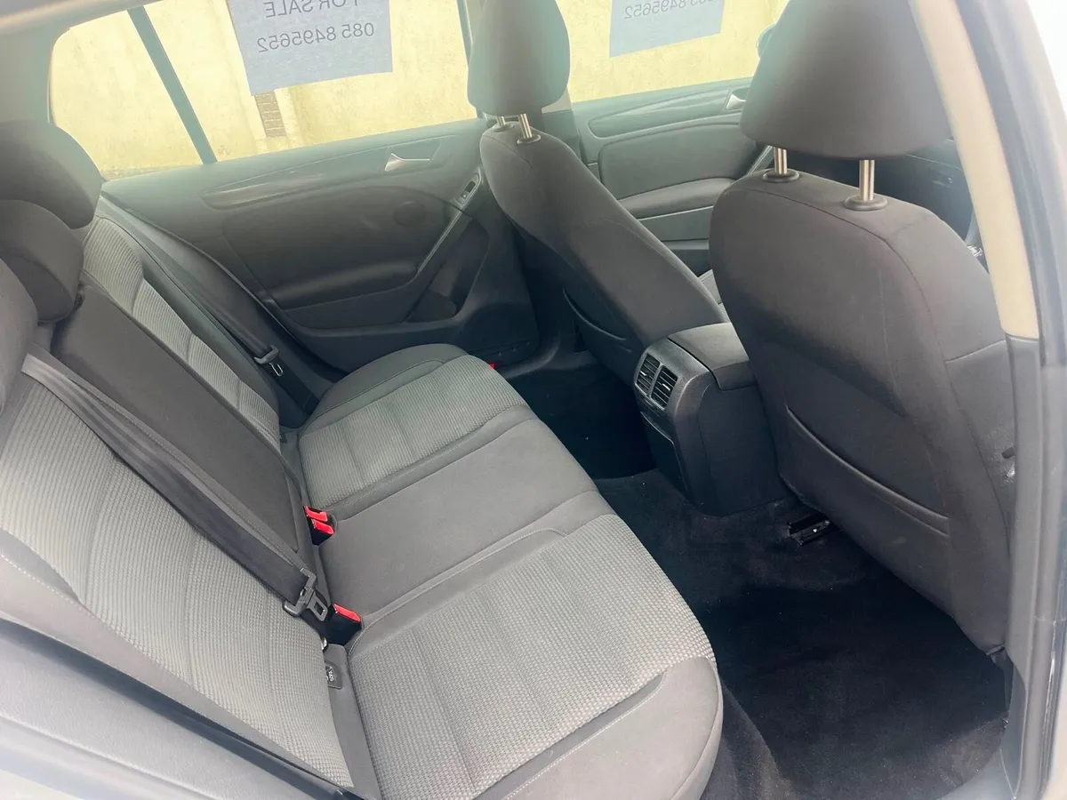 Volkswagen Golf - Image 4