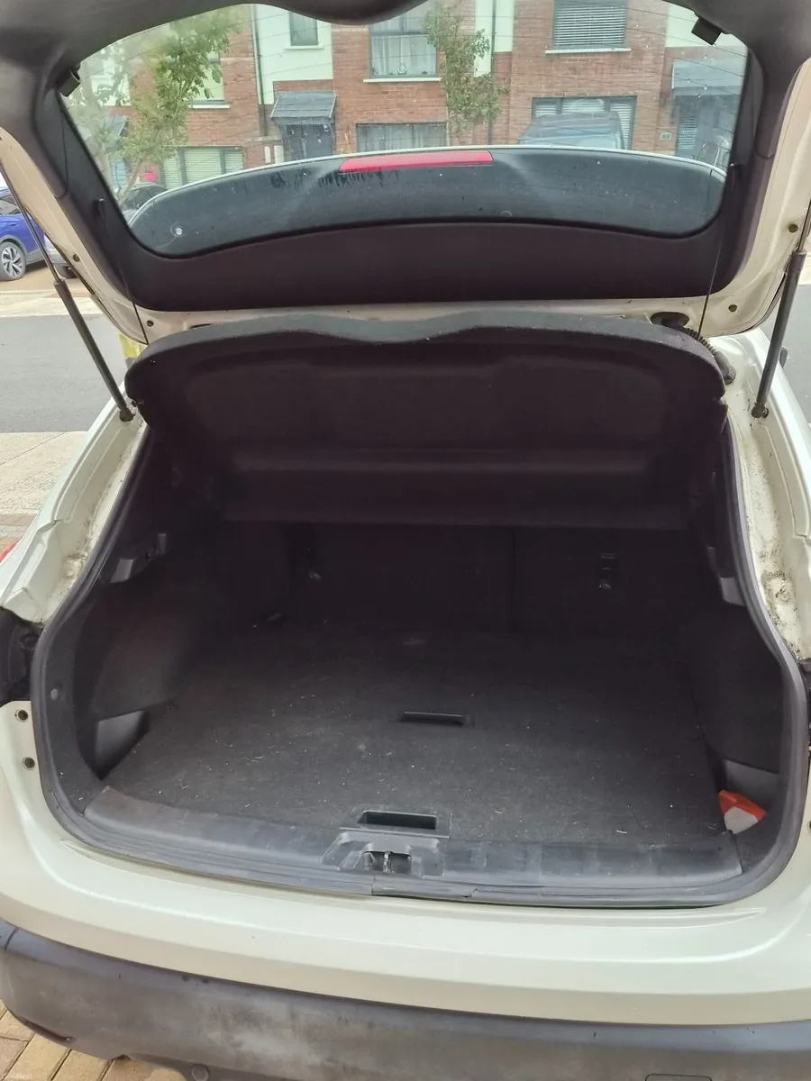 Nissan Qashqai 2015 - Image 2