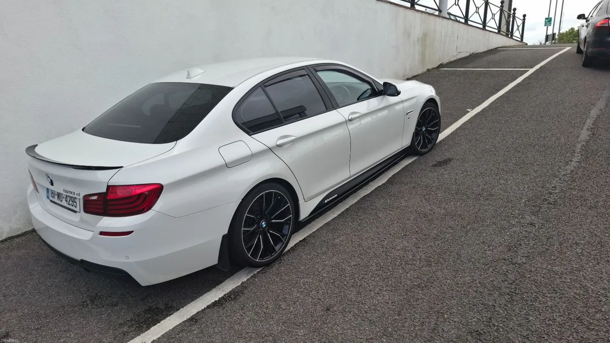 BMW 5-Series 2016 - Image 2