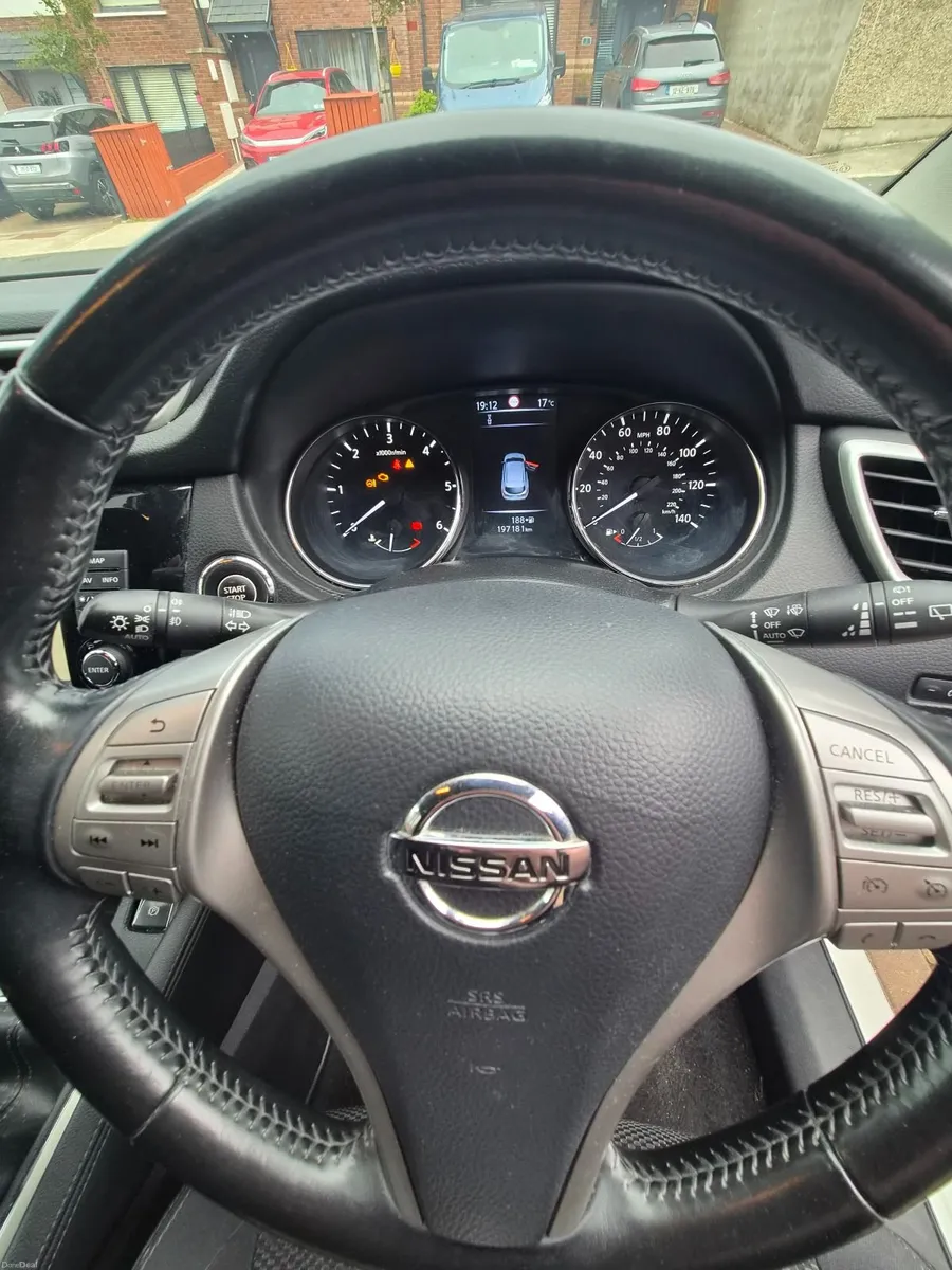 Nissan Qashqai 2015 - Image 3