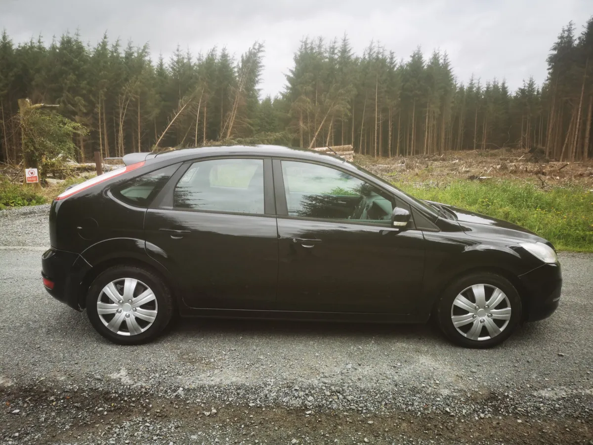 Ford Focus 2010 Low miles ncts - Image 4