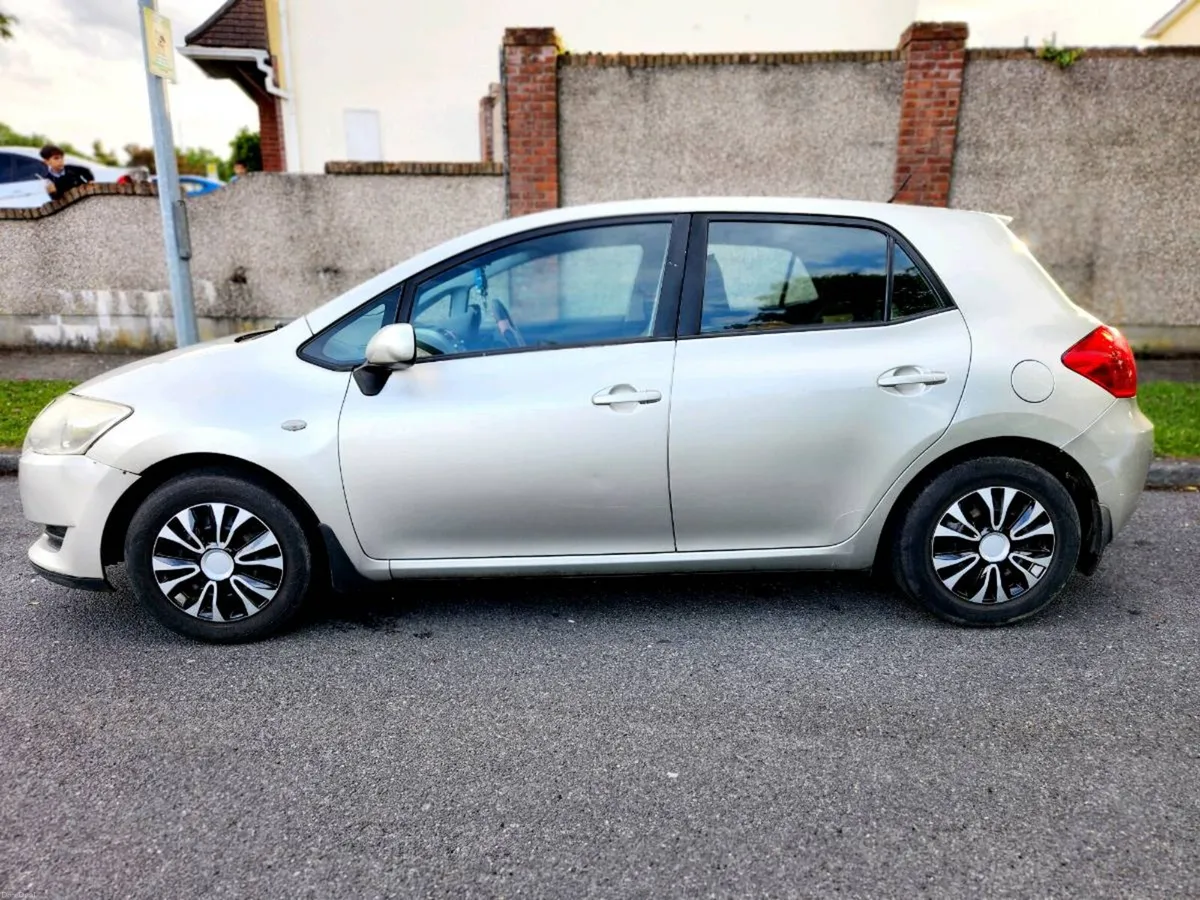 Toyota auris - Image 2