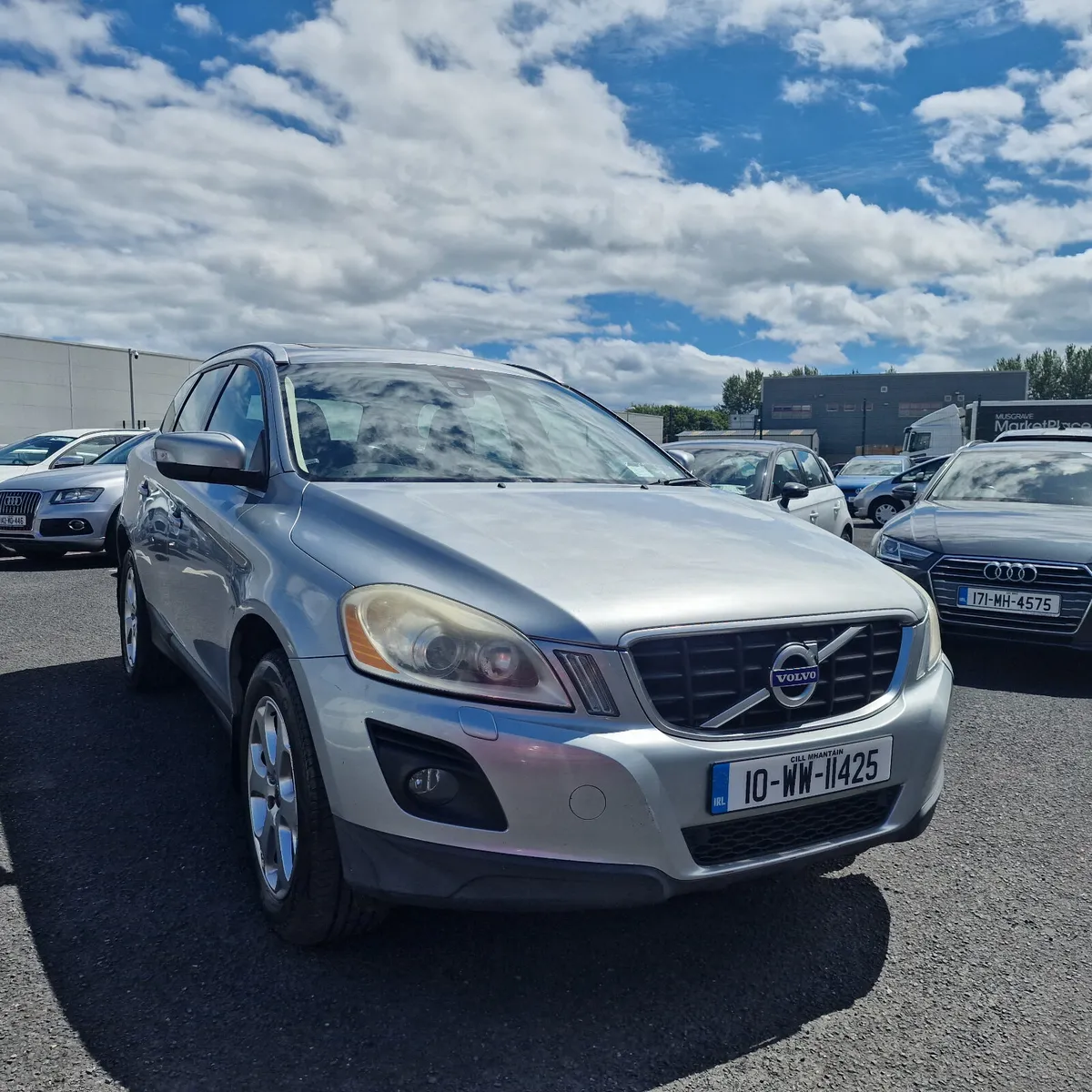 Volvo XC60 2010 Full Service History - Image 1